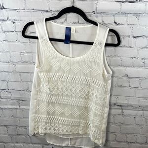 🌸 White Tank Top - Size Small - Front Lace Embroidery - Silky Back